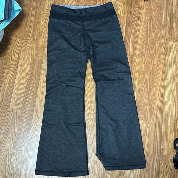 Lululemon yoga pants - Picture 1 of 3
